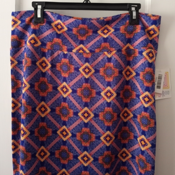 Lularoe Cassie Pencil Skirt Size XL Diamond Print - Picture 3 of 8